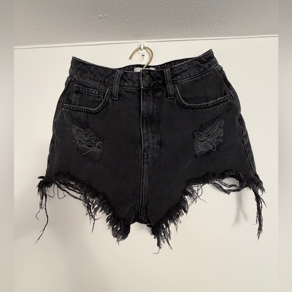 Forever 21 Denim Shorts Womens 27 Black Excellent Distressed Frayed Hem Cutoff
